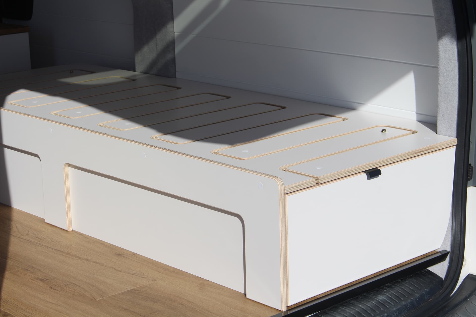 iLoad Camper — Full bed platform made up