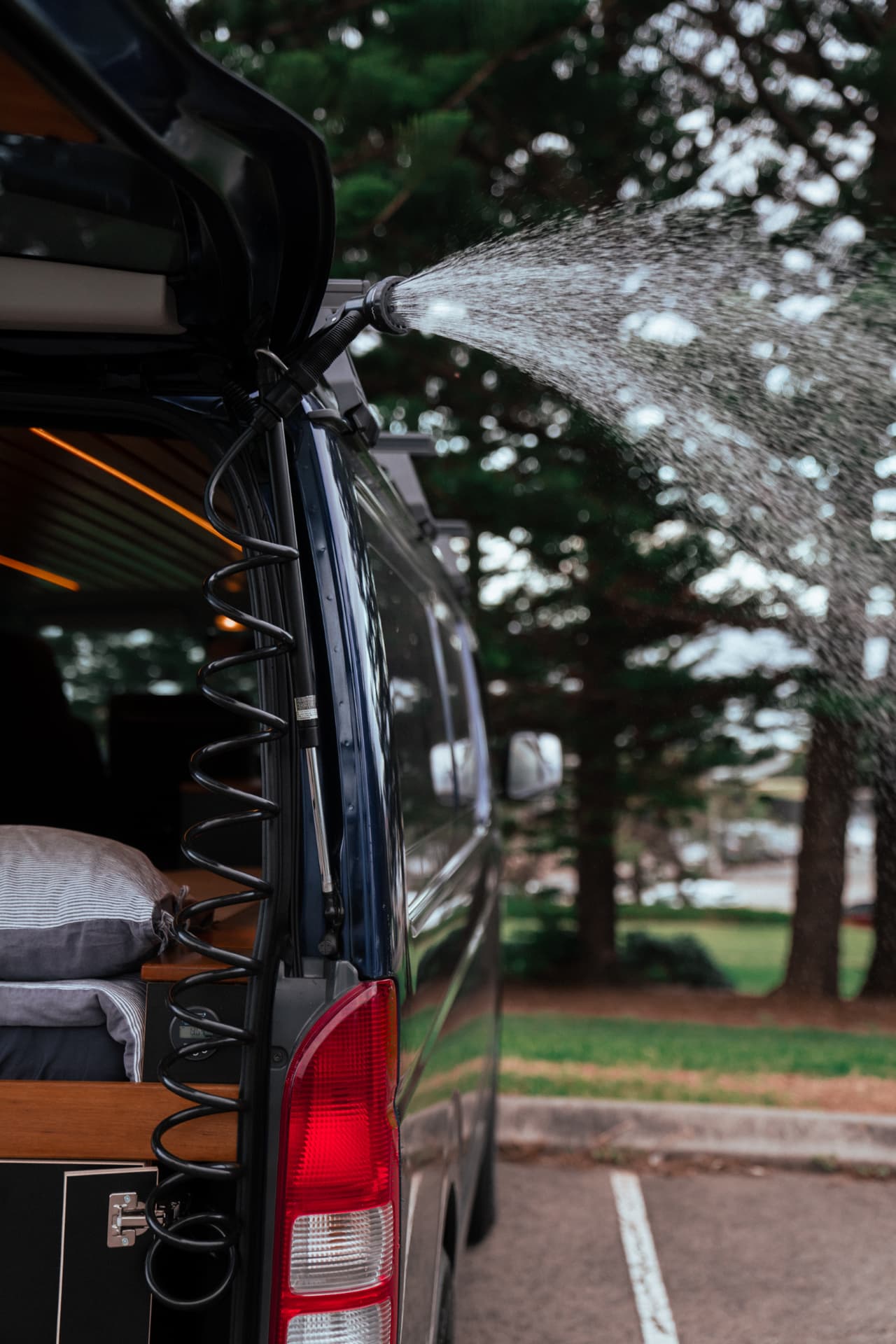 Hiace 200 Series — Rear shower head running