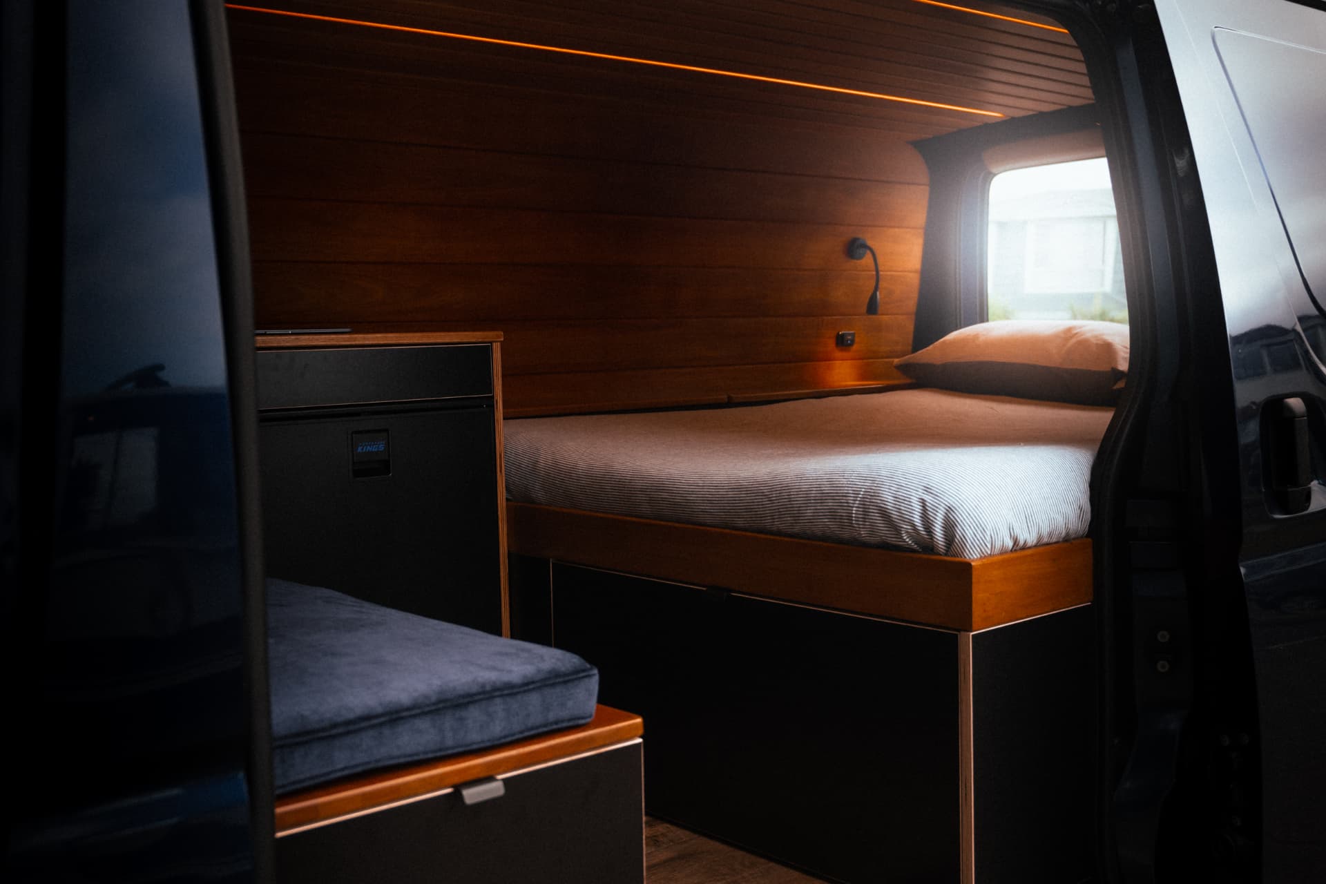 Hiace 200 Series — Bed and bench seat