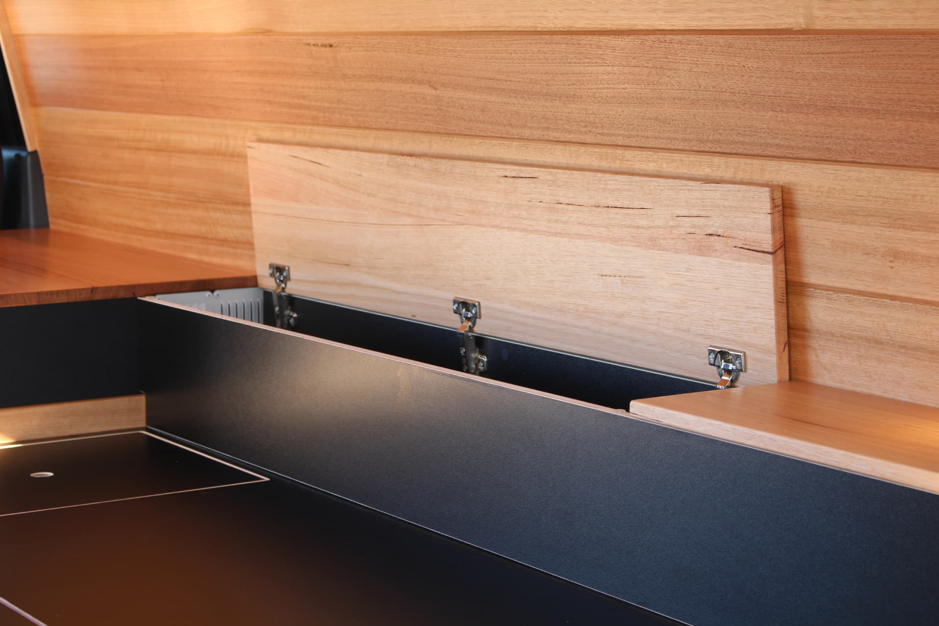 Hiace 200 Series Weekender — Bench lid on soft-close hinges