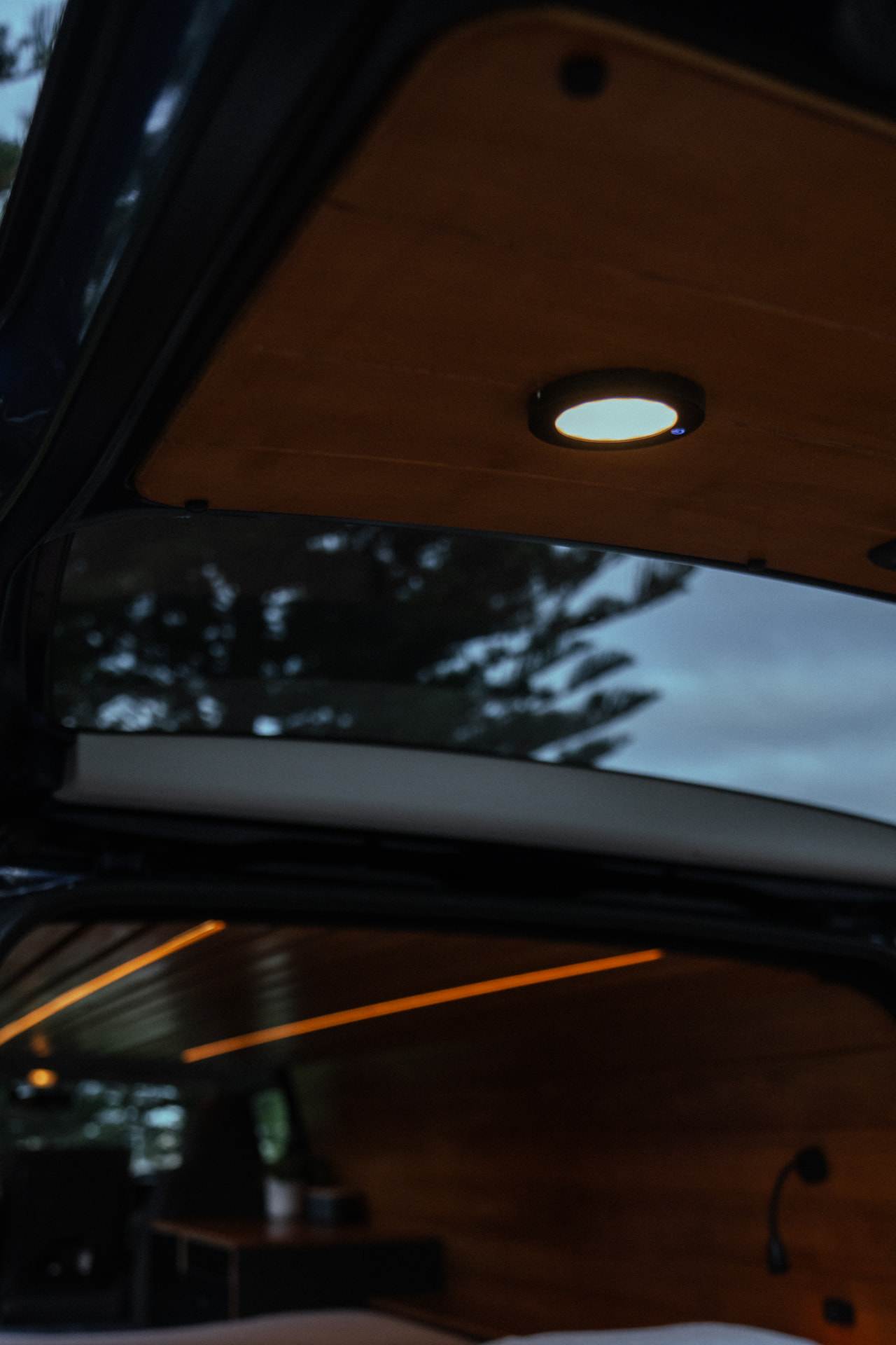 Hiace 200 Series — Lined tailgate with ceiling light