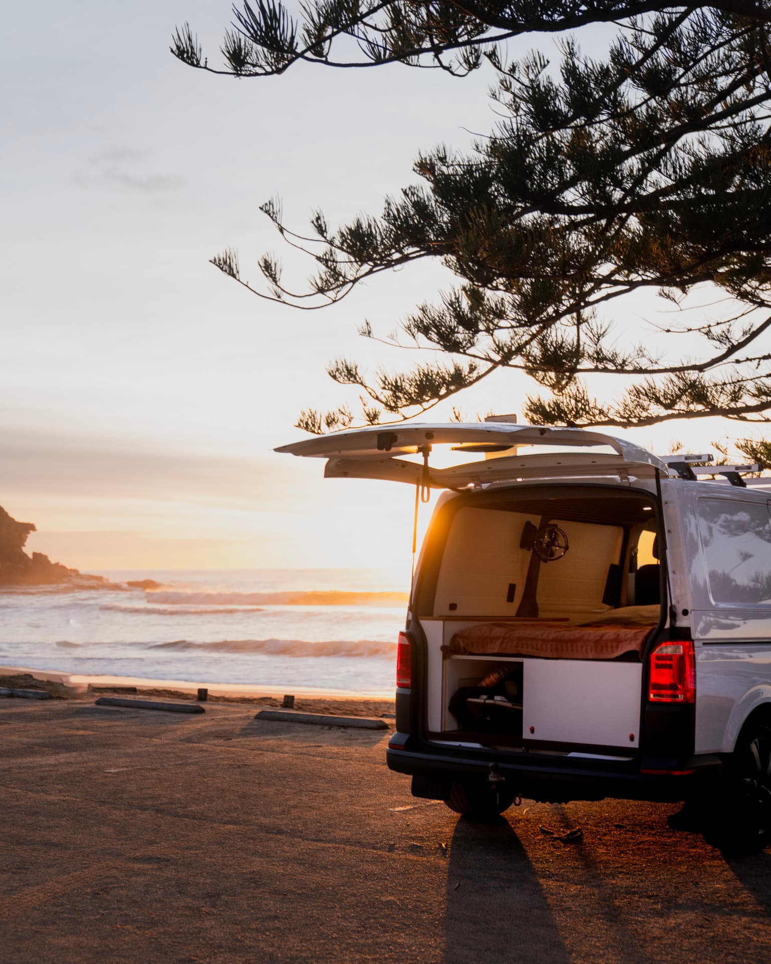 VW Transporter — Rear open to the point at first light
