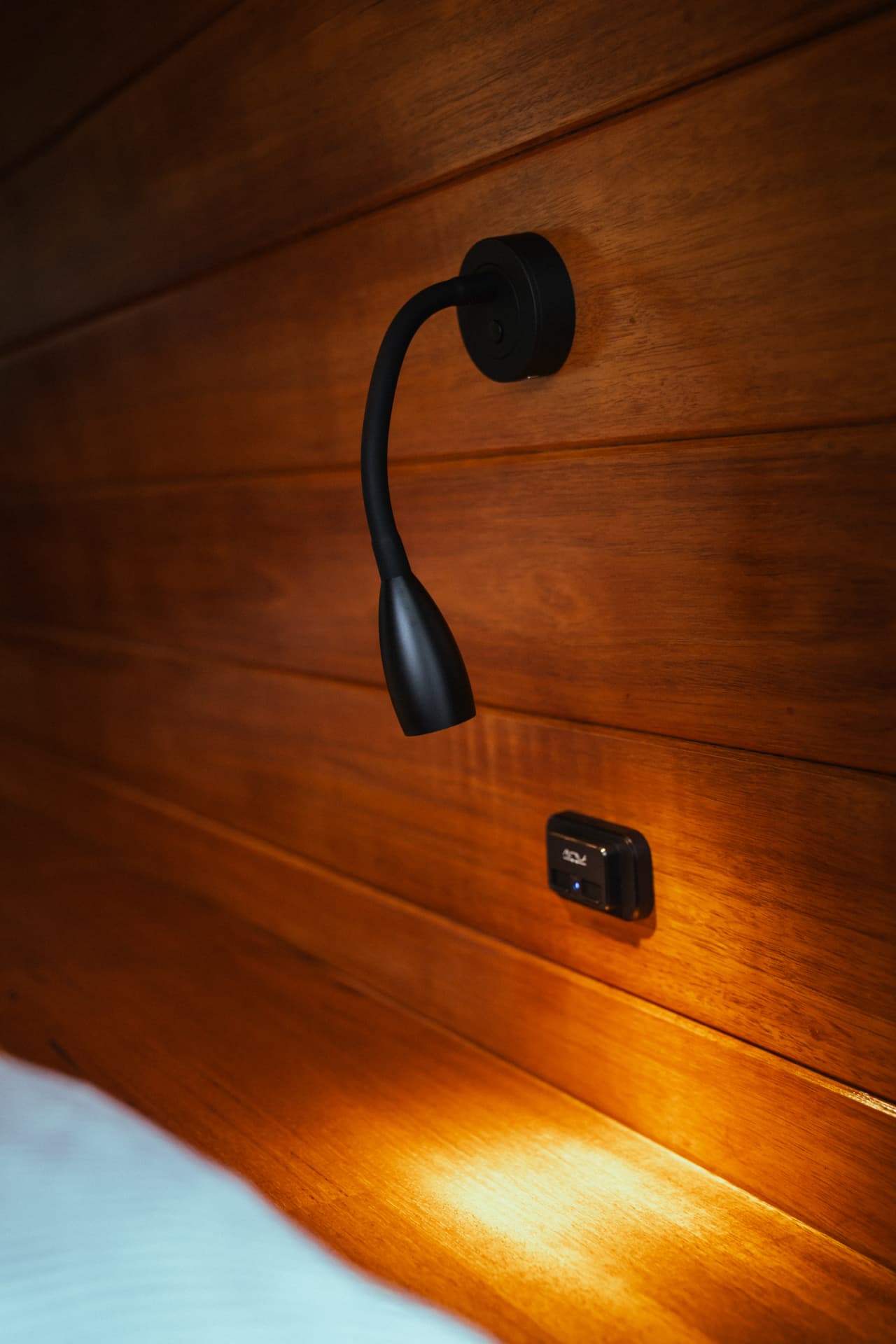 Hiace 200 Series — Reading light and USB charger