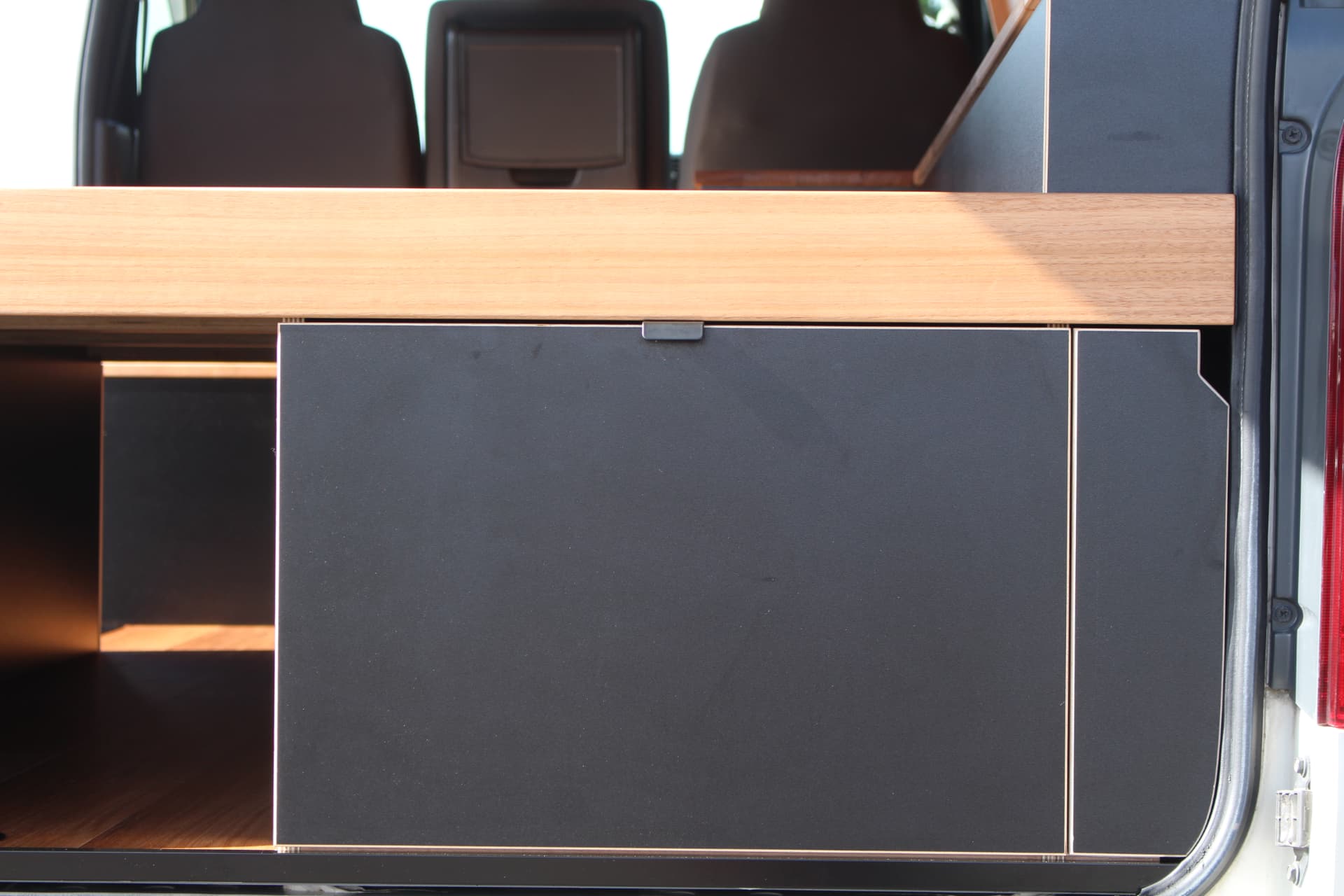 Hiace 200 Series Weekender — Drawer front and benchtop overhang